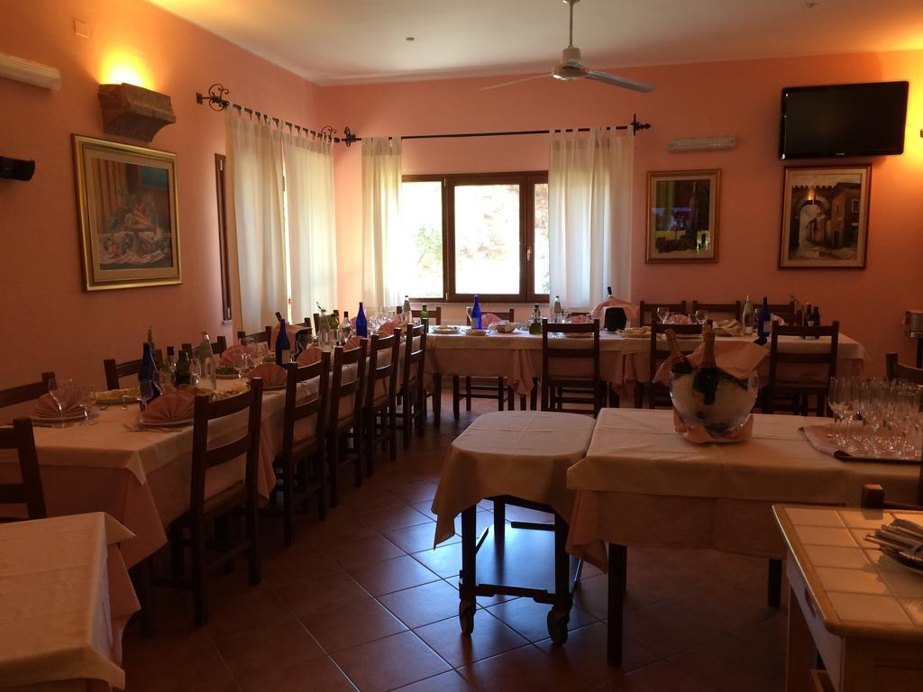 Il Castello Hotel Villaputzu Buitenkant foto