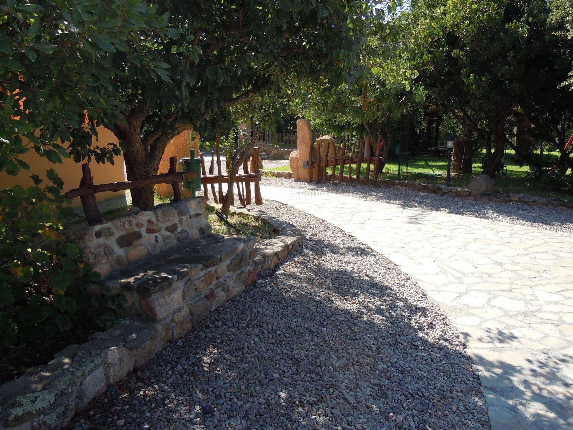 Il Castello Hotel Villaputzu Buitenkant foto