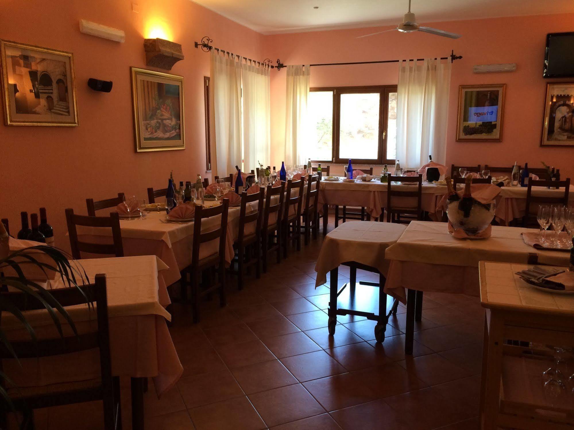 Il Castello Hotel Villaputzu Buitenkant foto